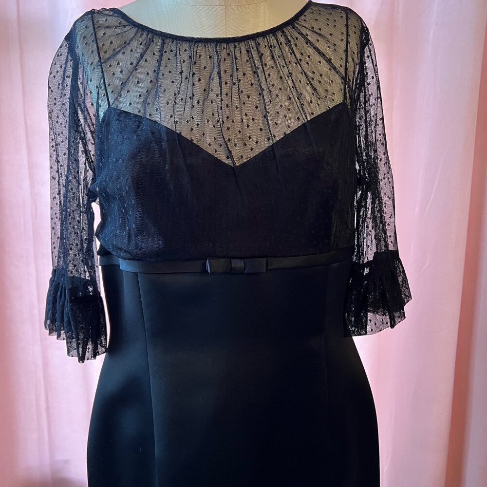 Tahari Black cocktail dress w/netted lace~Sz 10